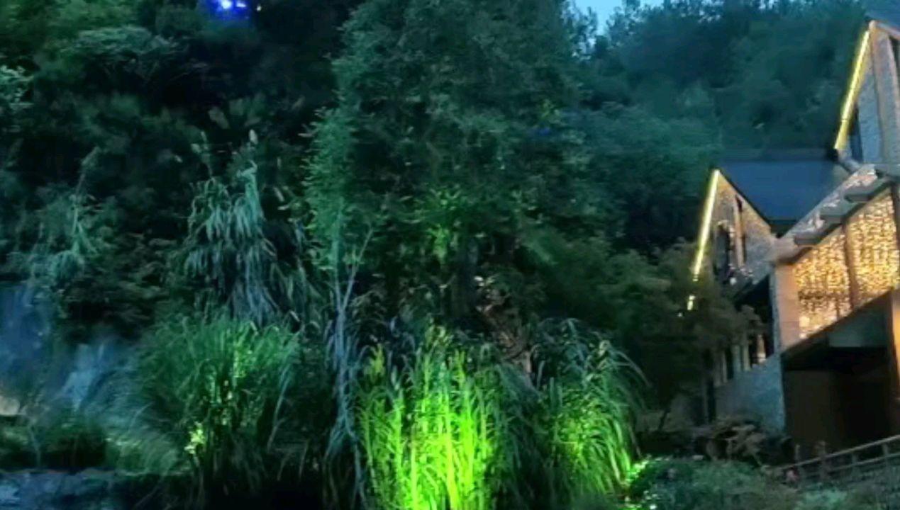 未来婆婆见我第一面就开始哭穷，是什么意思？我该如何回答她？